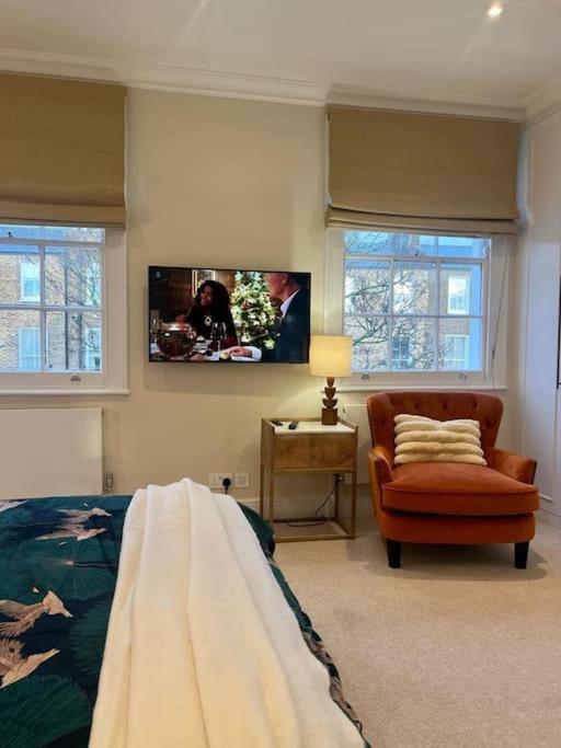 Flat In The Heart Of Holland Park Apartment *