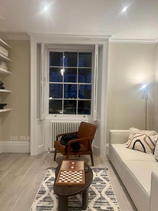 New Flat In Holland Park Apartamento *