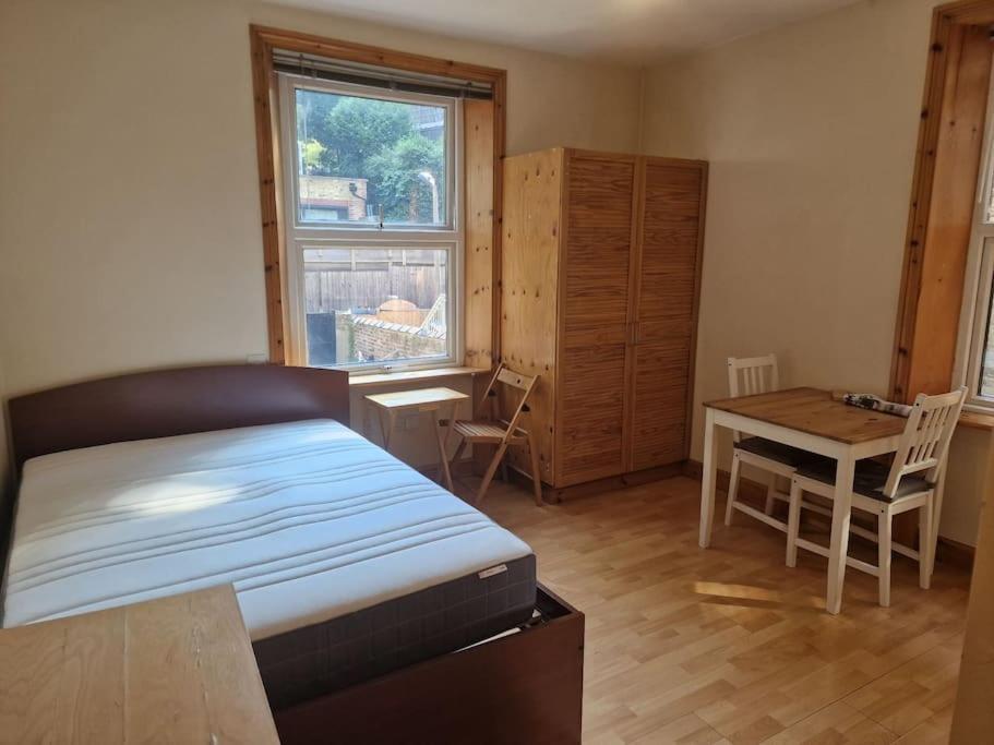 Bright Highgate Apartment London