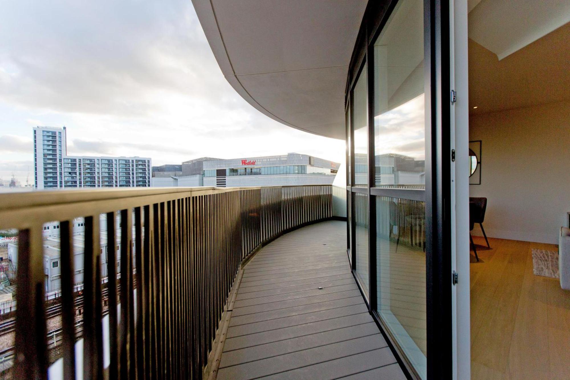 Apartamento Fabulous Westfield 2 Bed Londres