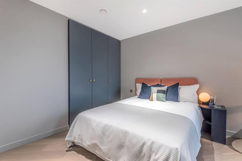 Beautiful, Stylish Studio Flat Near The O2 * Londres