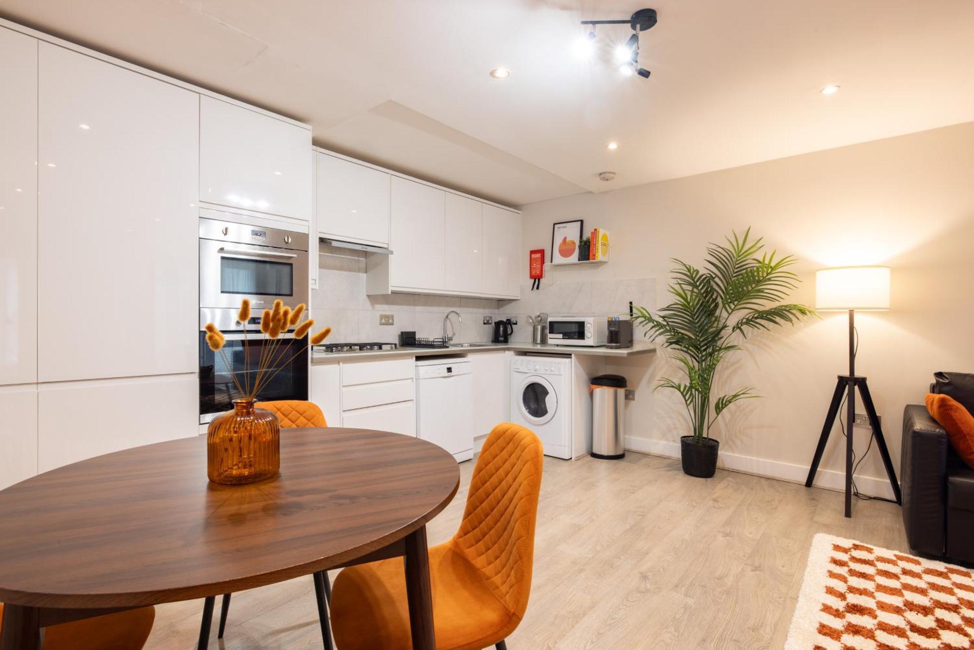Charming Euston Apartment London