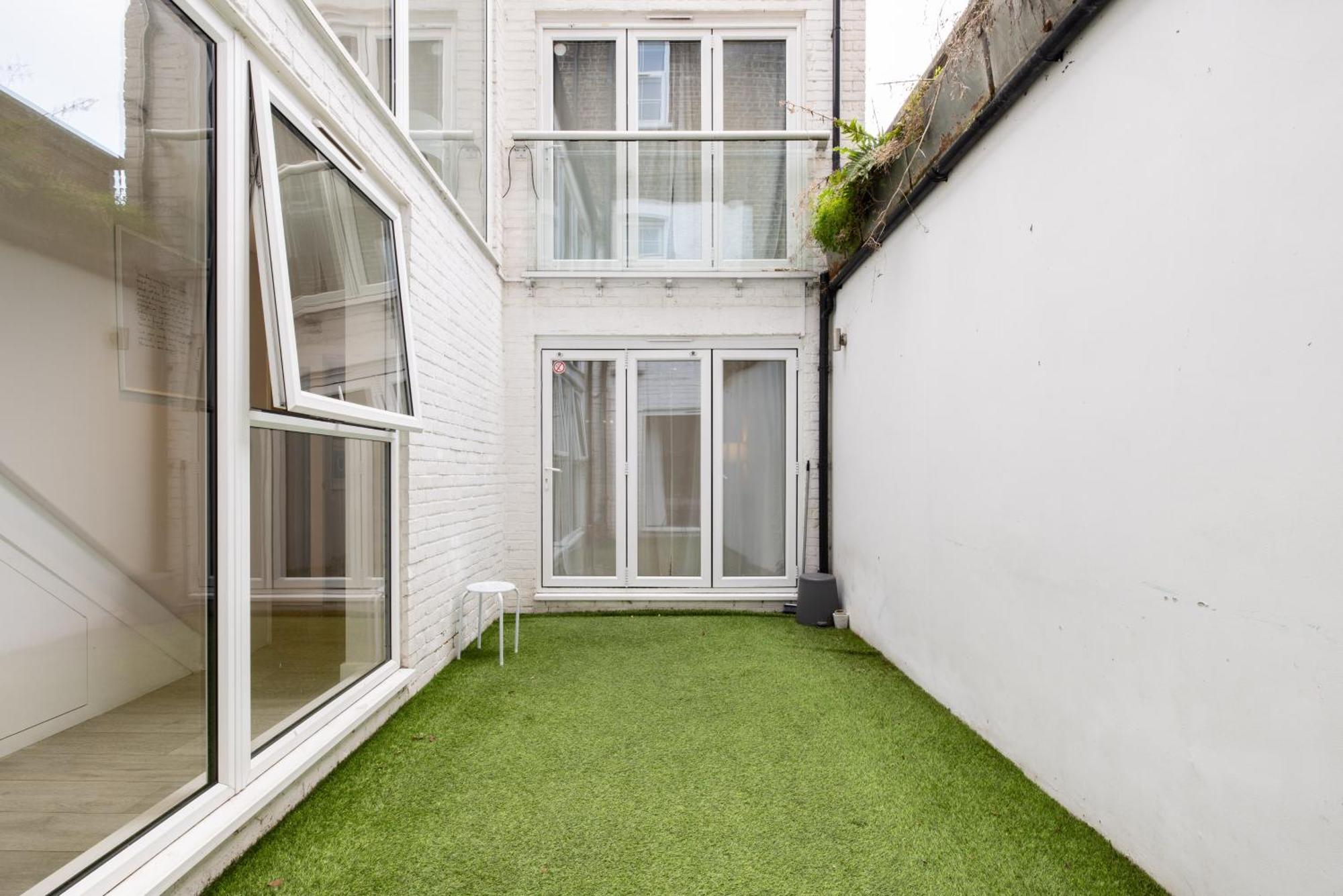 Charming Euston Apartment *