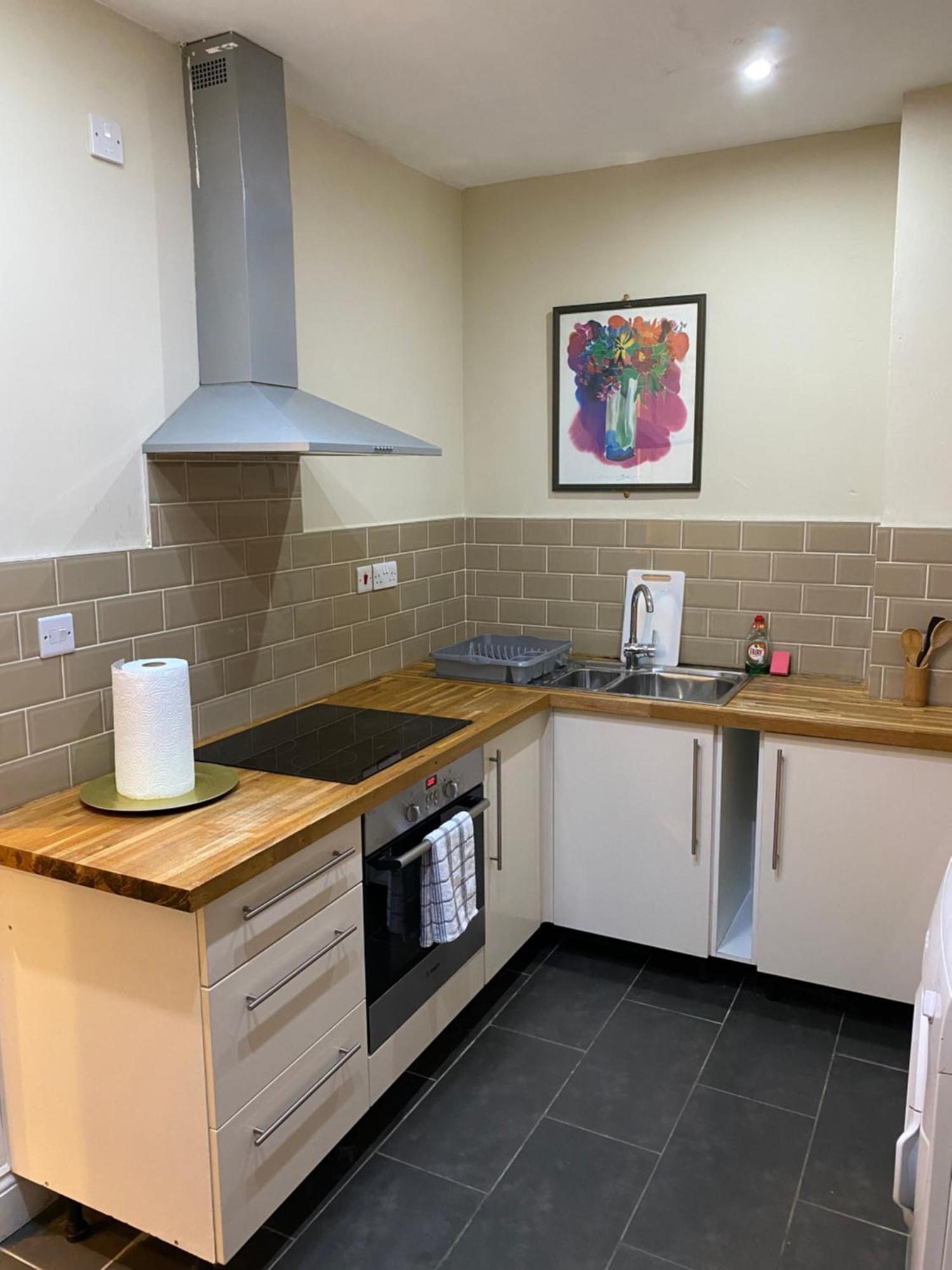 Spacious 3-bed In Appartement