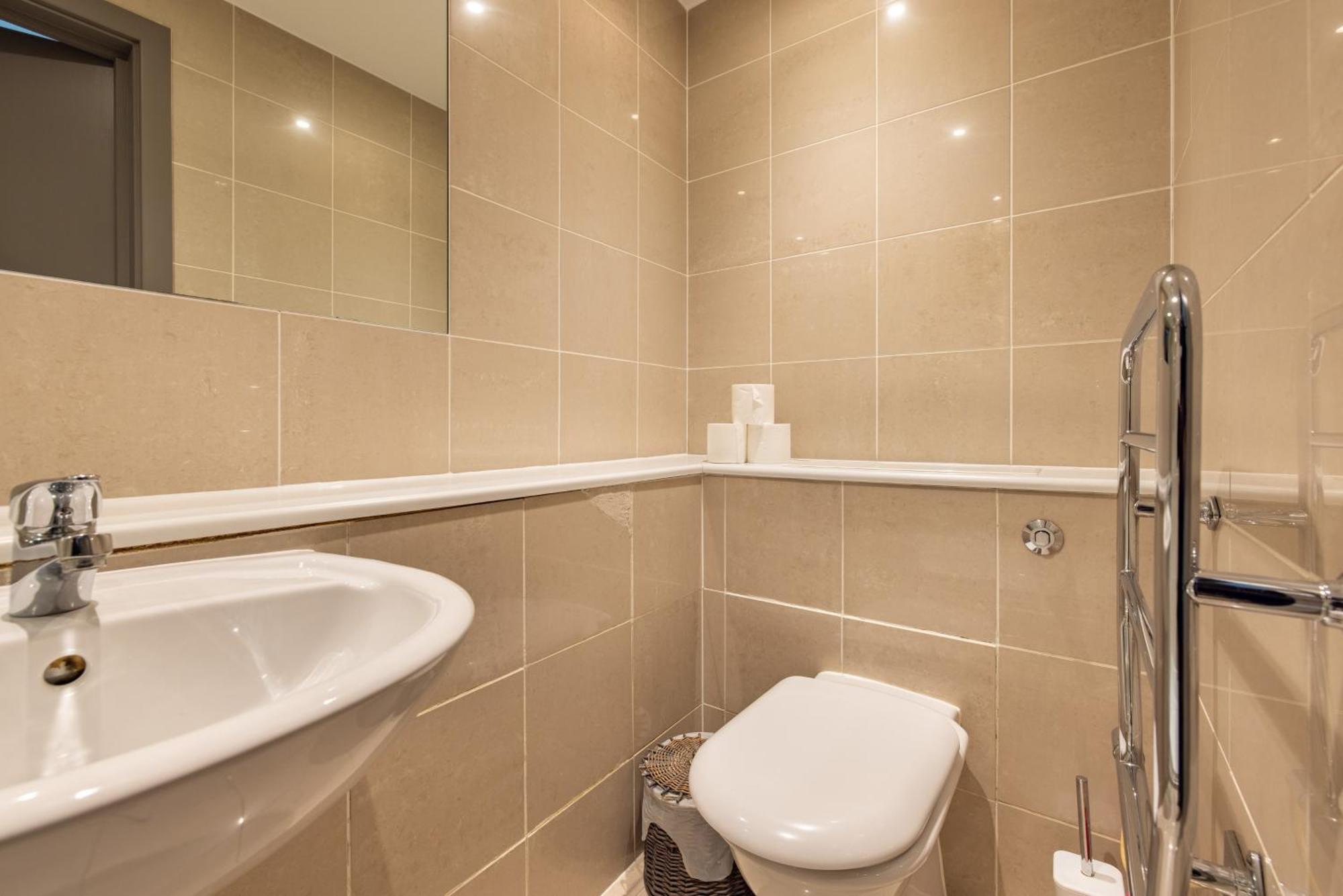 Spacious 2 Bed Battersea High Street *