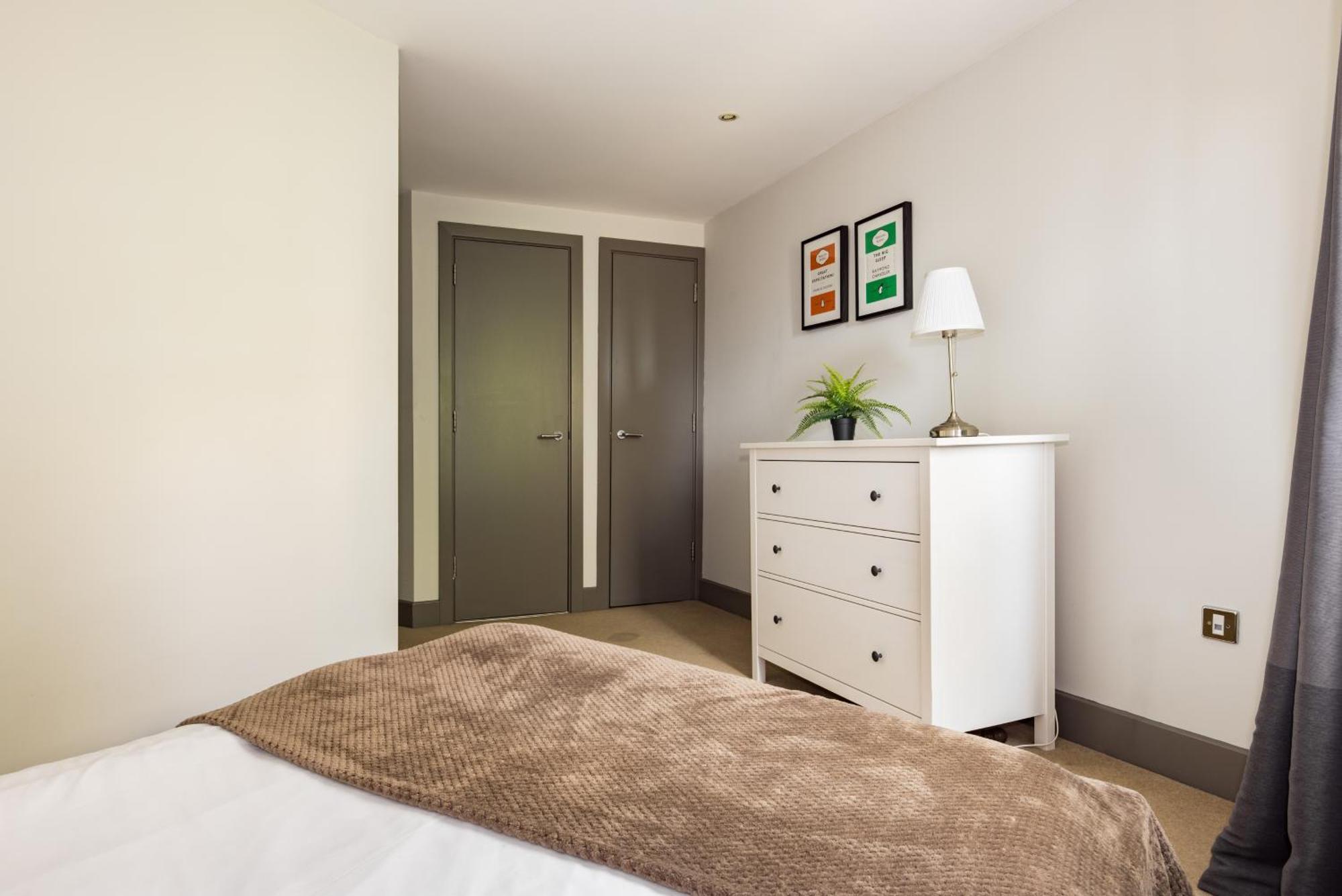 Apartamento Spacious 2 Bed Battersea High Street
