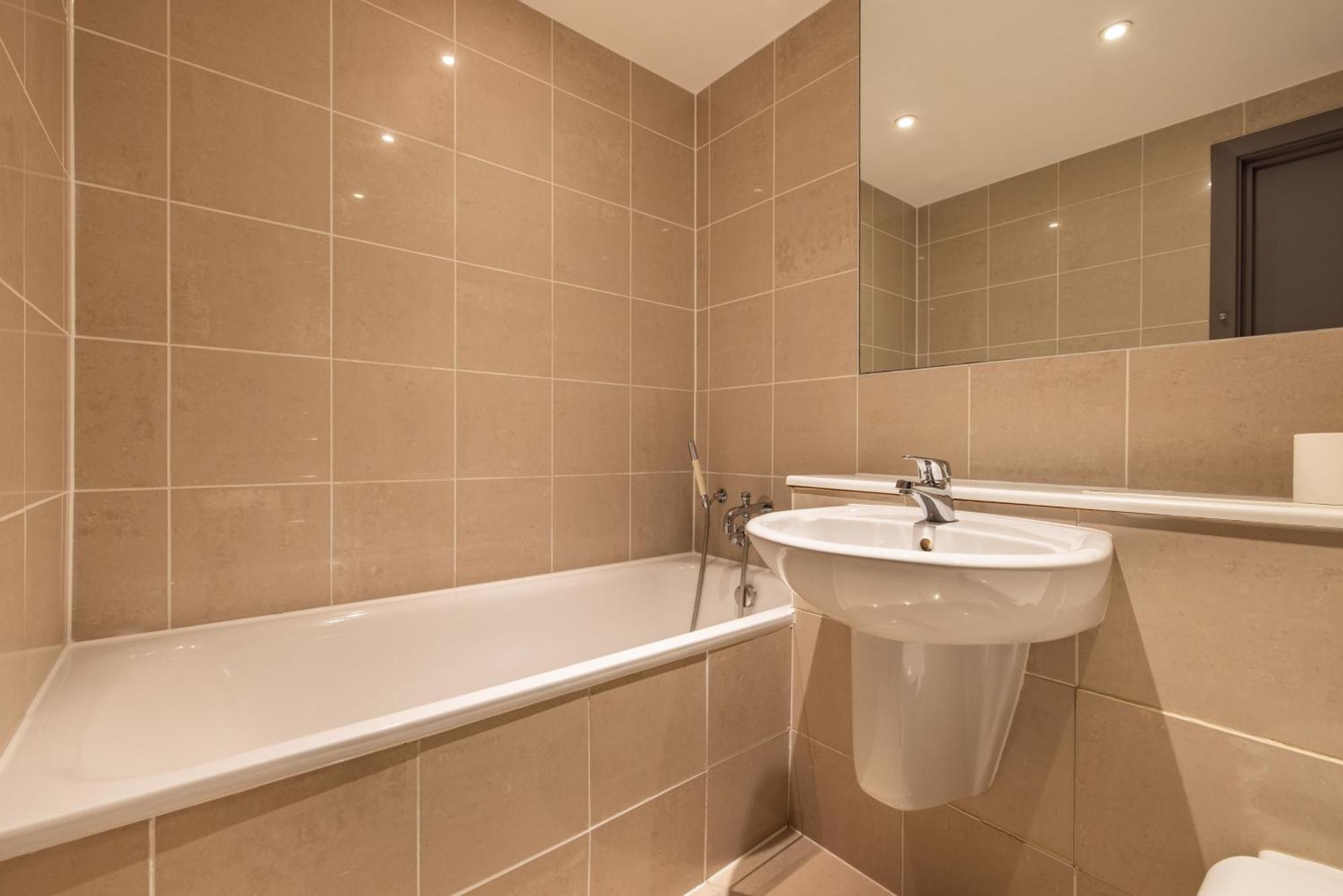 Spacious 2 Bed Battersea High Street Apartamento *