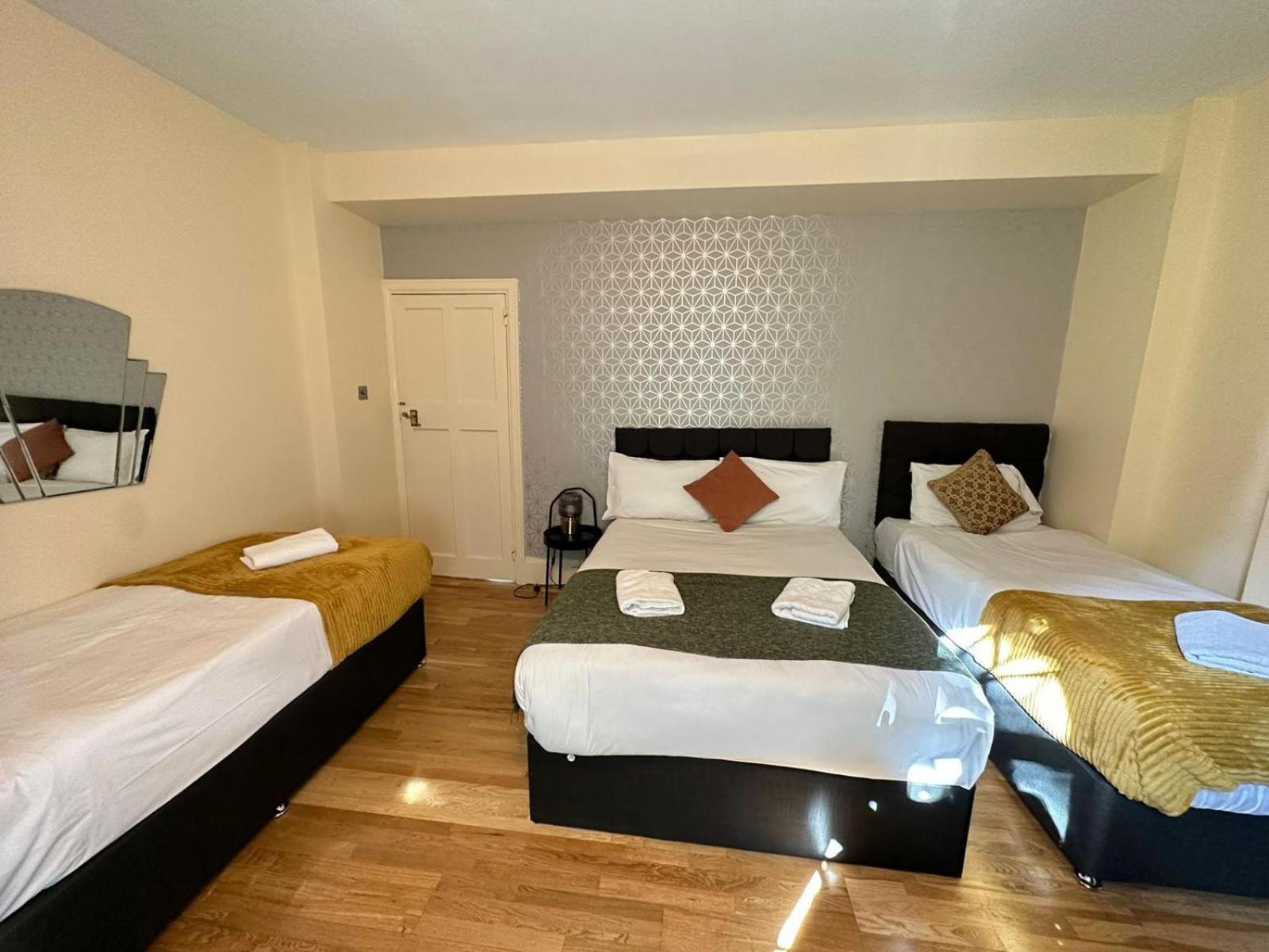 Charming 2 Bedroom Flat In Kensington High Street Appartement Londen