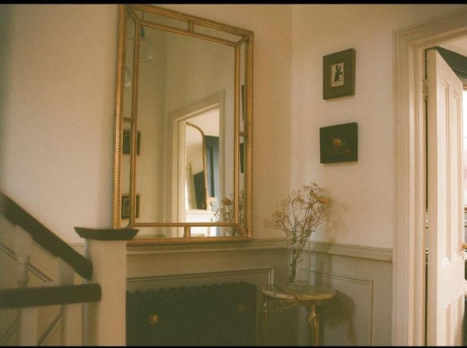 Hébergement de vacances Gorgeous Grade Ii Listed Georgian House - Leafy Square Views - *