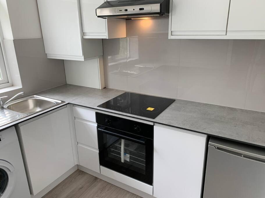 Modern Brand New Build Studio Appartement Londen