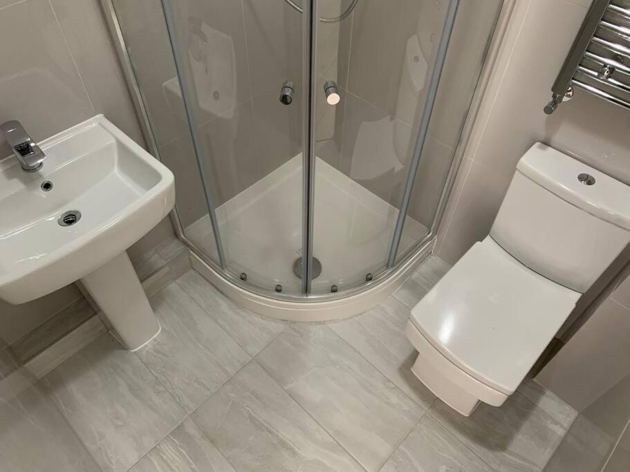 Appartement Modern Brand New Build Studio Londen