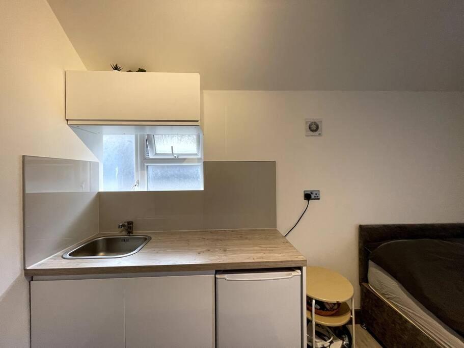 Modern Brand New Build Studio * Londen