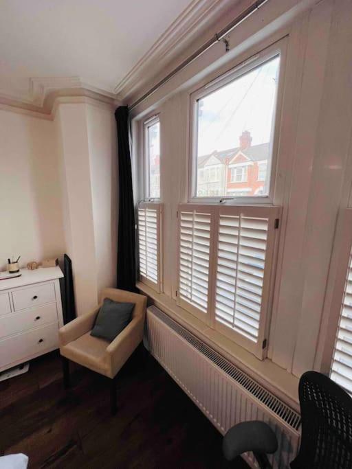 Appartement Lovely 2 Bedroom Ground Floor Flat With Garden. *