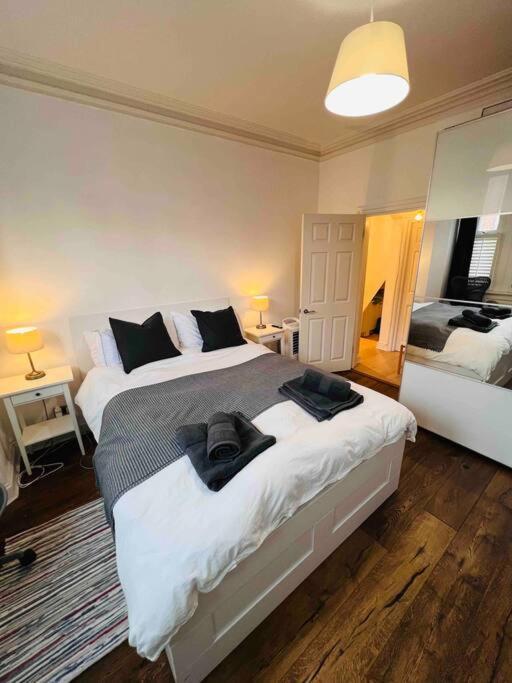 Lovely 2 Bedroom Ground Floor Flat With Garden.