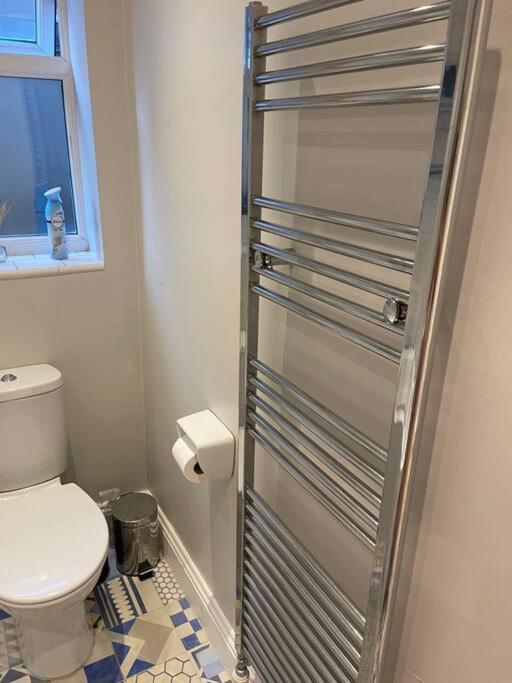 Lovely 2 Bedroom Ground Floor Flat With Garden. Londres