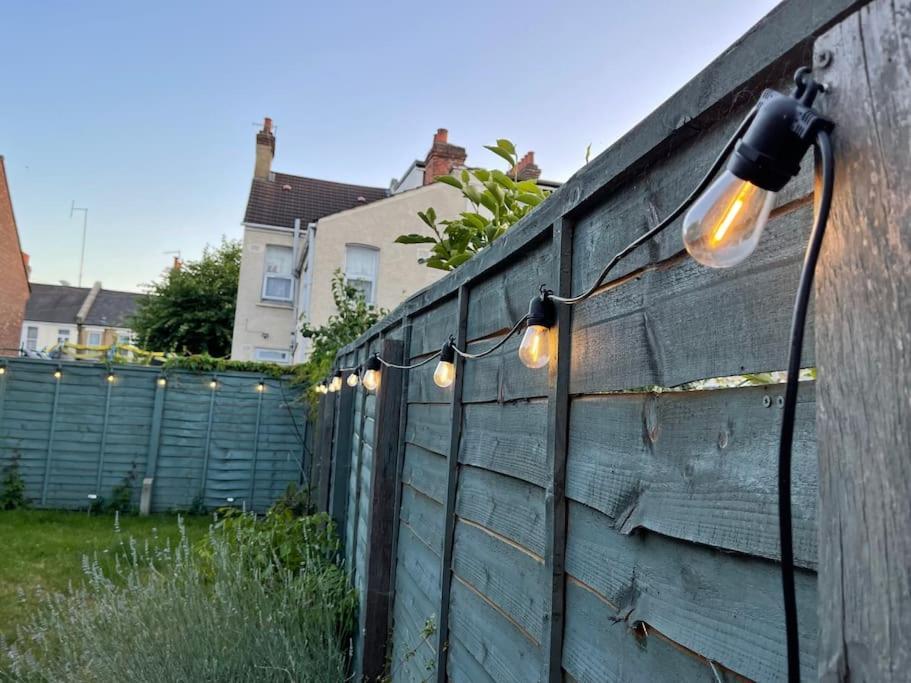 Appartement Lovely 2 Bedroom Ground Floor Flat With Garden. *