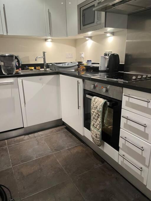 1 Bed Flat In Apartamento *