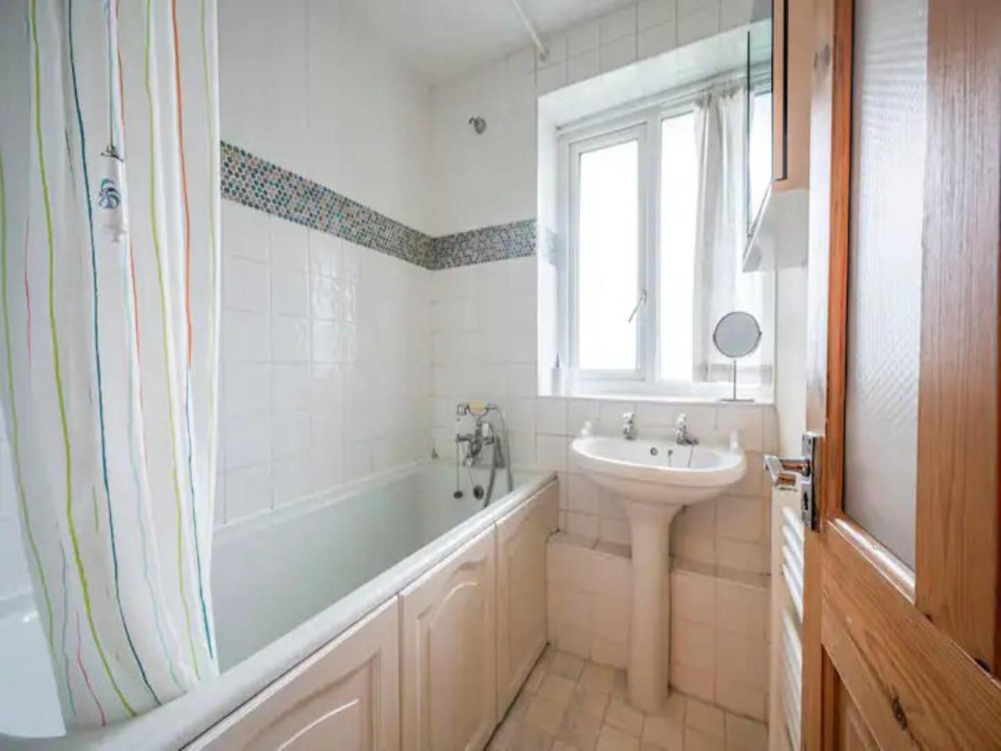 Pass The Keys Spacious 2bed Flat Camberwell * Londres