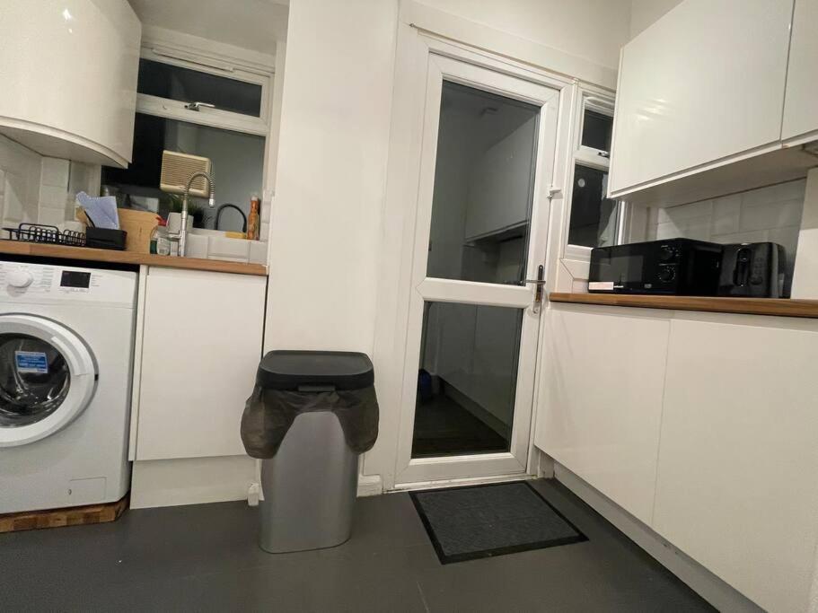 Tooting - Cosy 2 Bedroom House With Garden, 5 Mins Walk To Tube Station * Londres