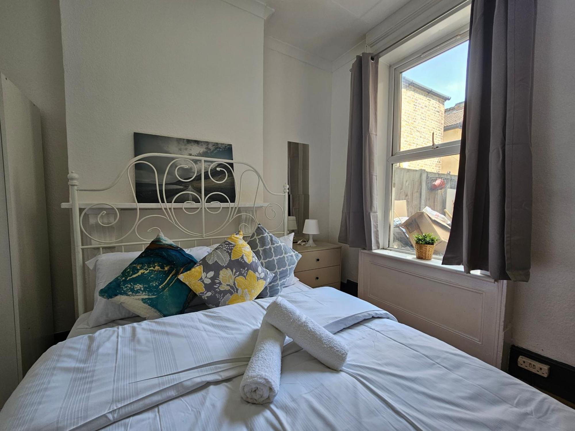 Homestay Family Near Queen Mary College *