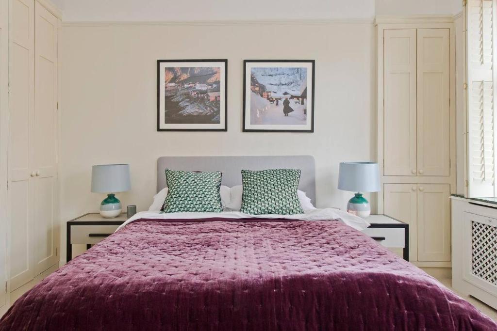 Apartamento Stylish Getaway In The Heart Of The *