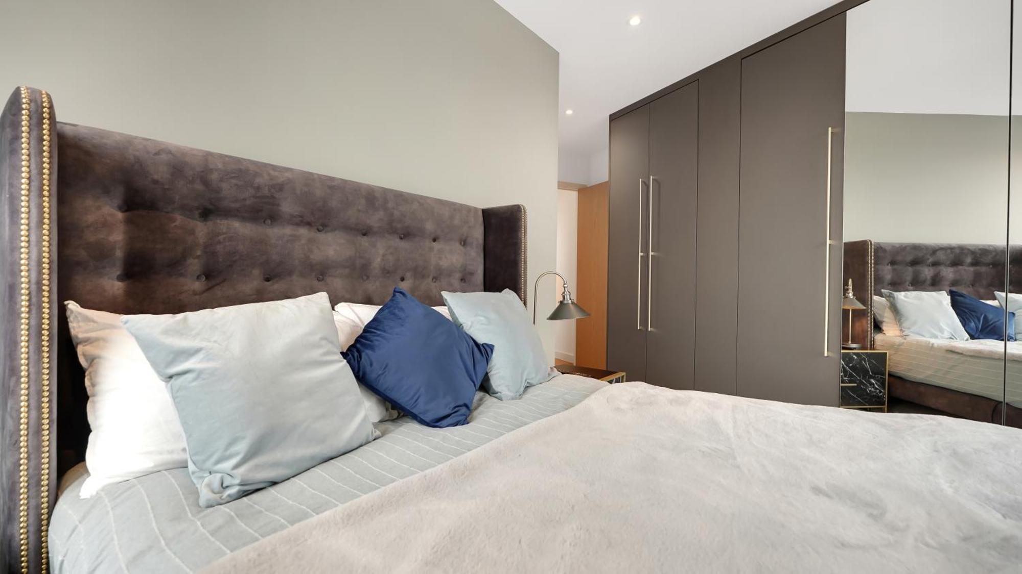 Modern And Spacious Penthouse In Putney With Free Parking * London