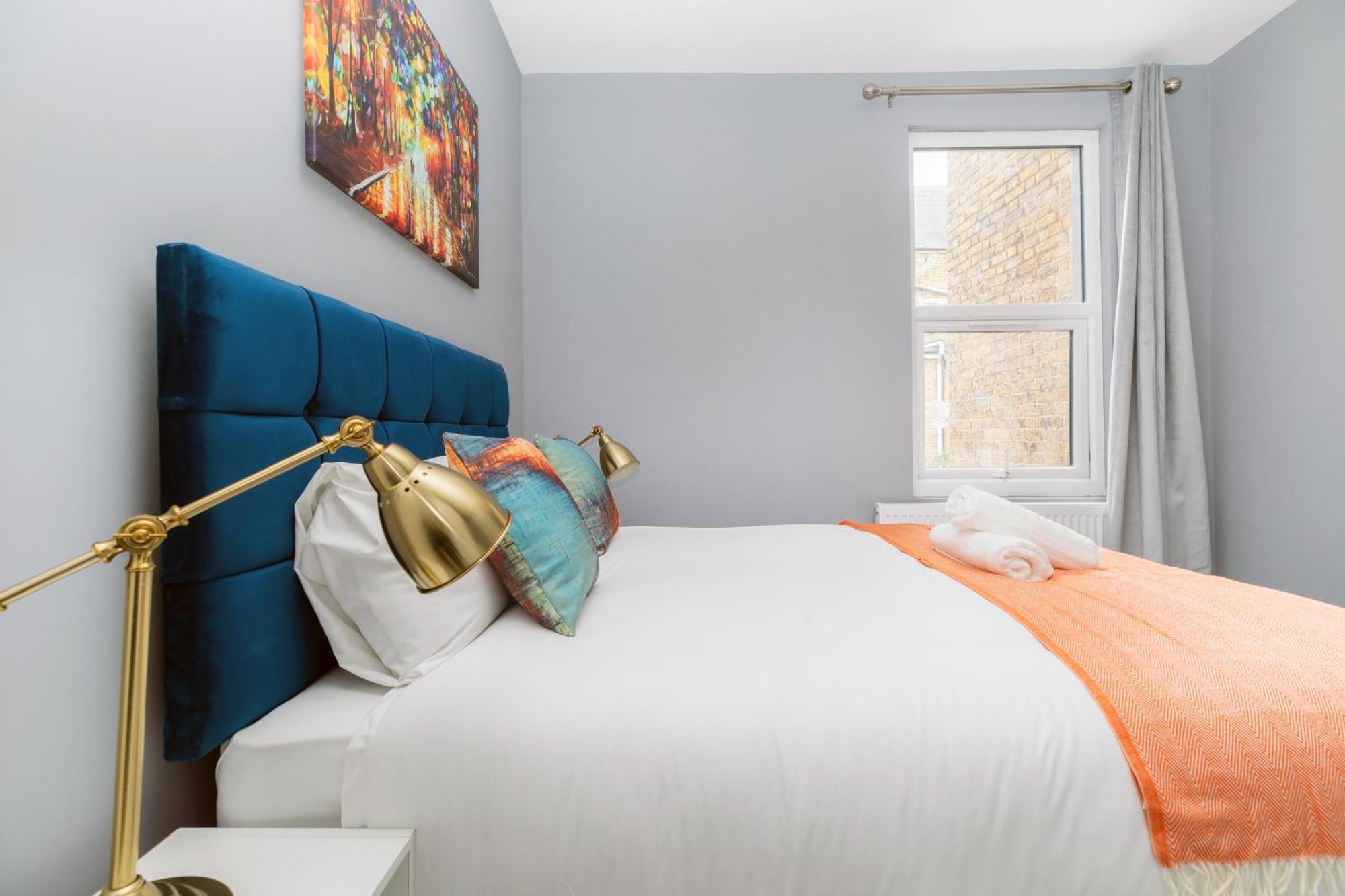 Homely 3 Bedroom House In Hammersmith