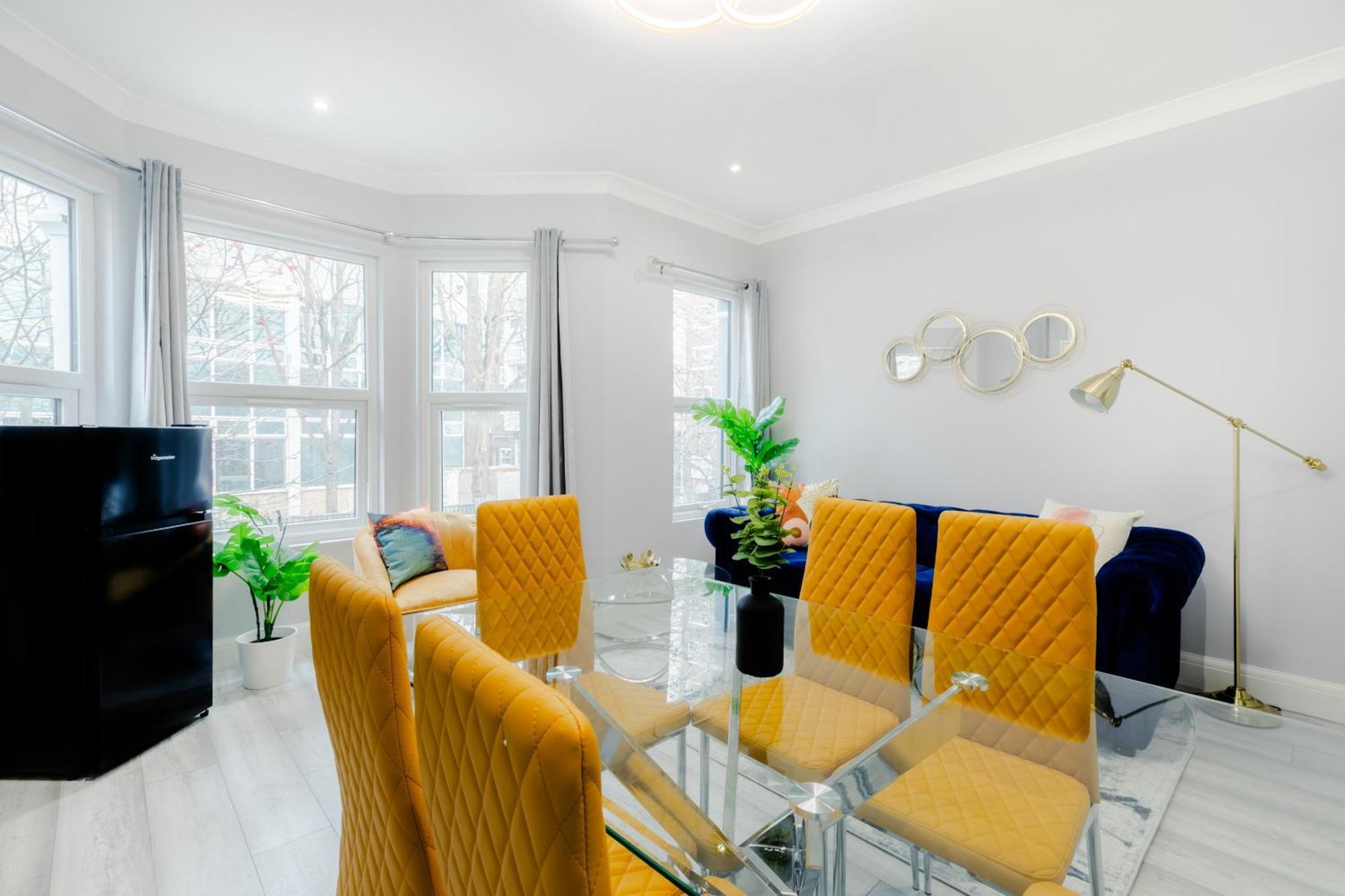 Homely 3 Bedroom House In Hammersmith