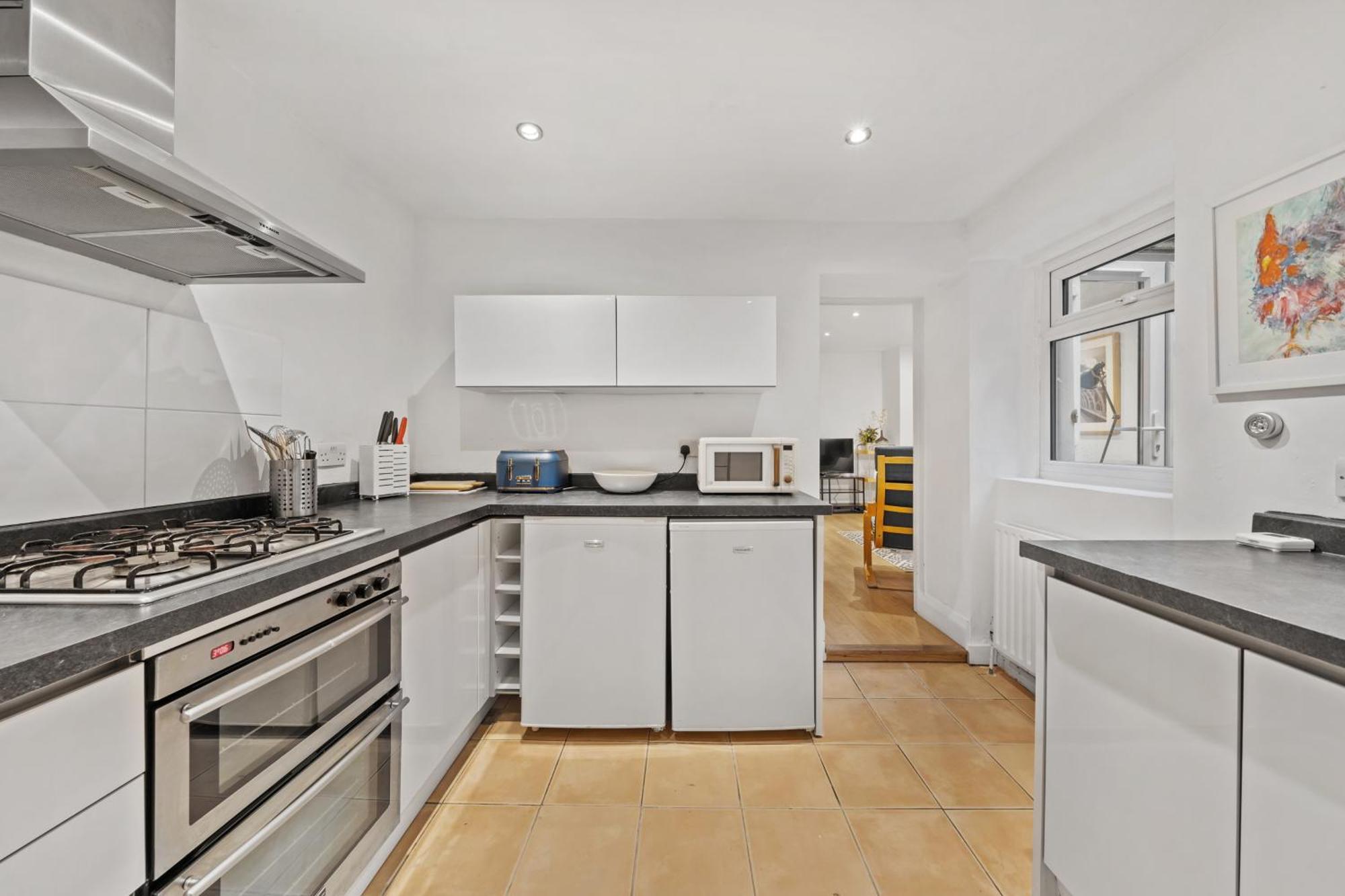 2 Bedroom Garden Flat In W Kensington * Londres