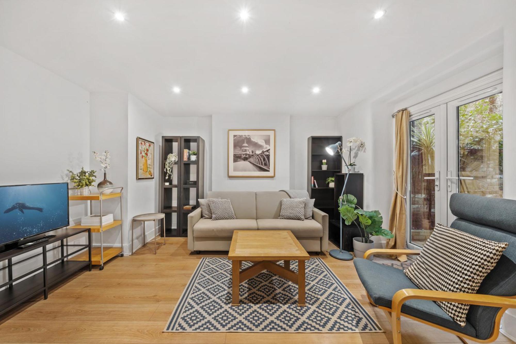 2 Bedroom Garden Flat In W Kensington Londres