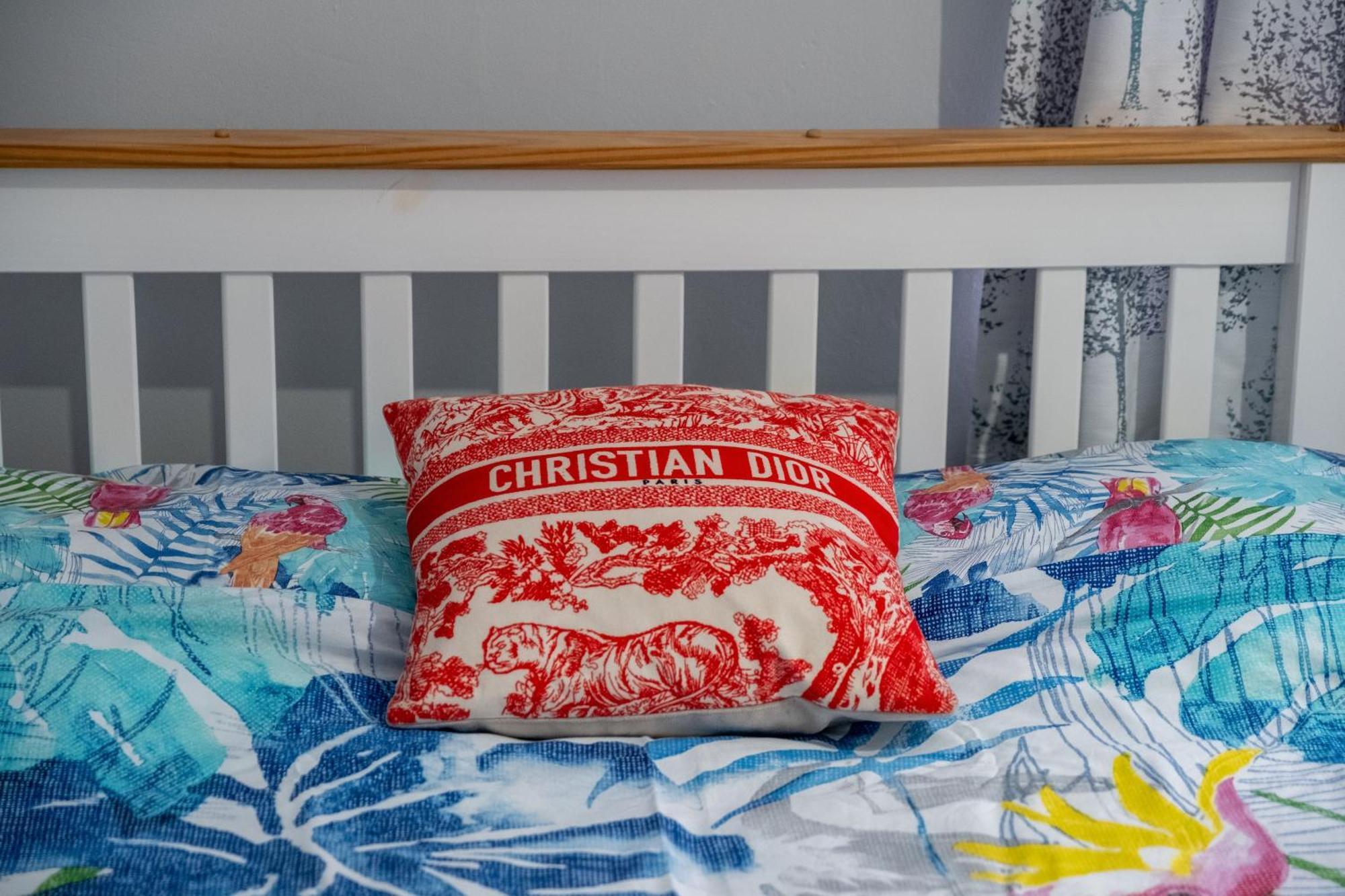 Spacious Double Bedroom In Shooters Hill *