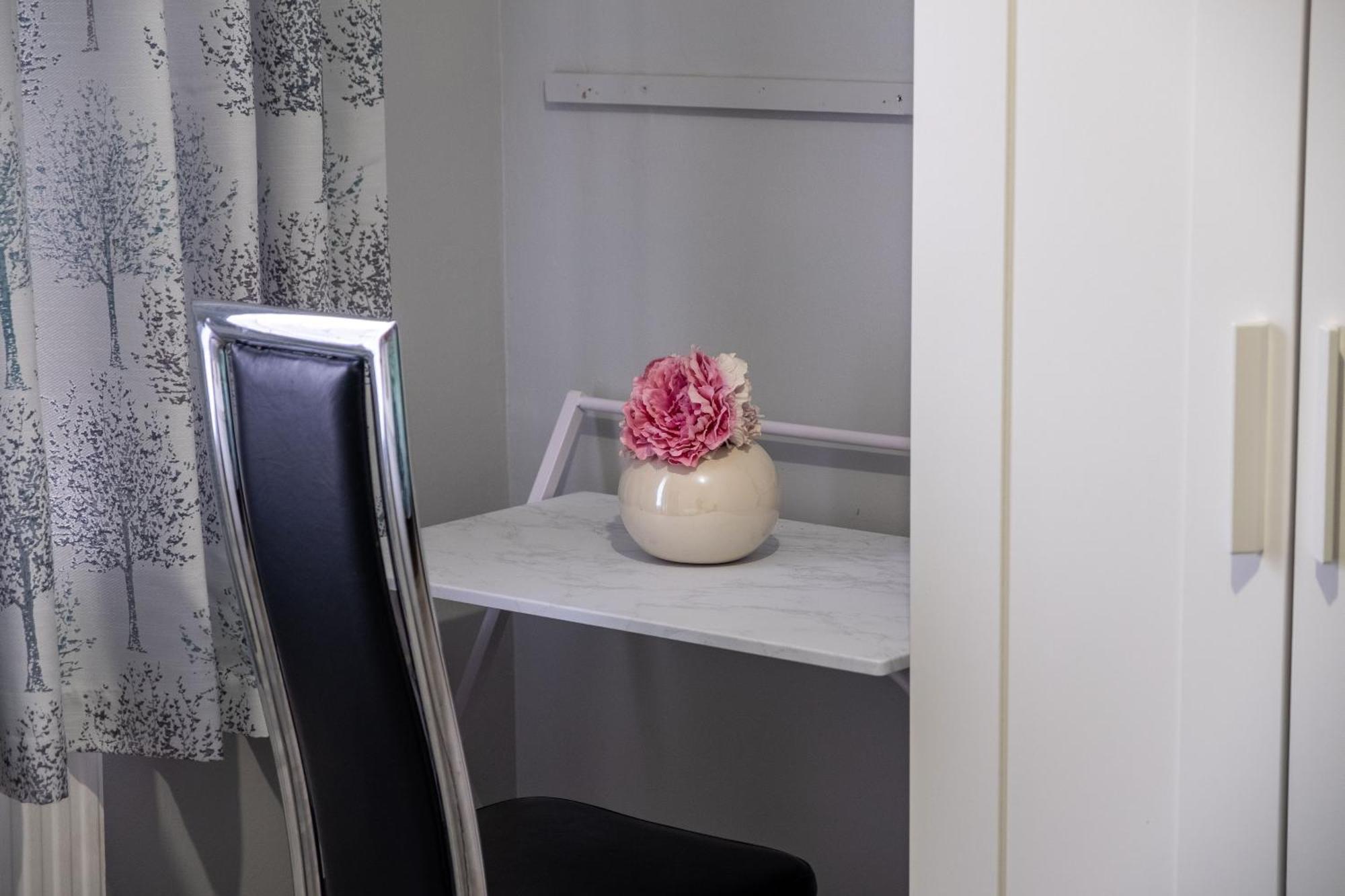Spacious Double Bedroom In Shooters Hill