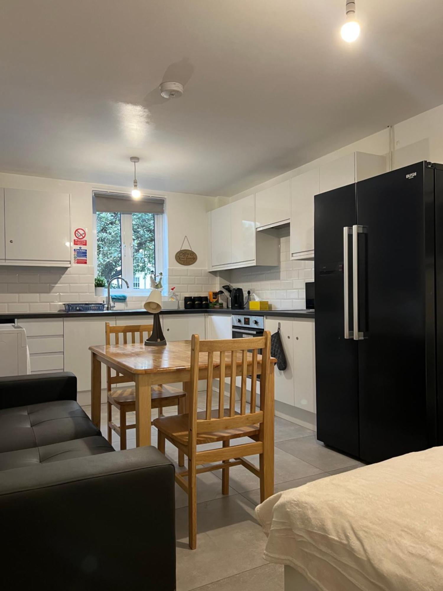 Privatunterkunft Lovely Double In Euston & Square In