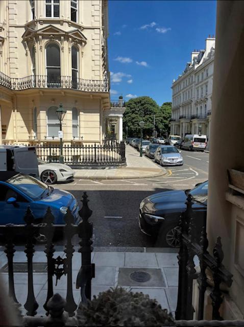 Kensington High Street *