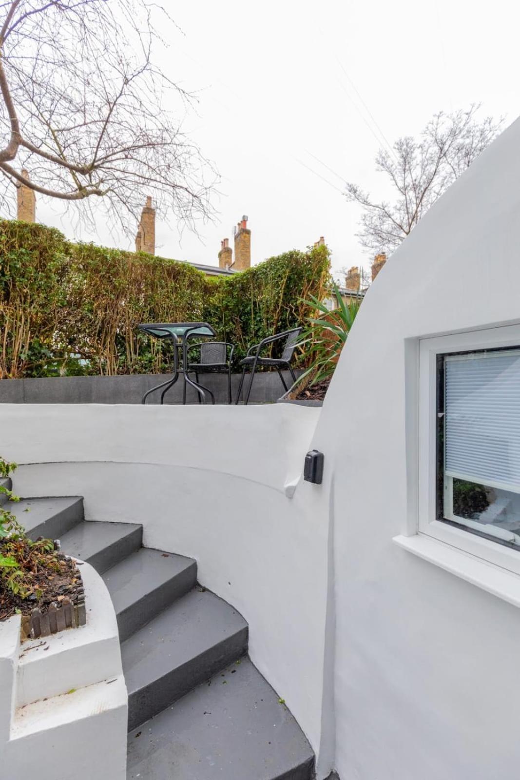Sleek & Well-connected Flat Archway! * Londres