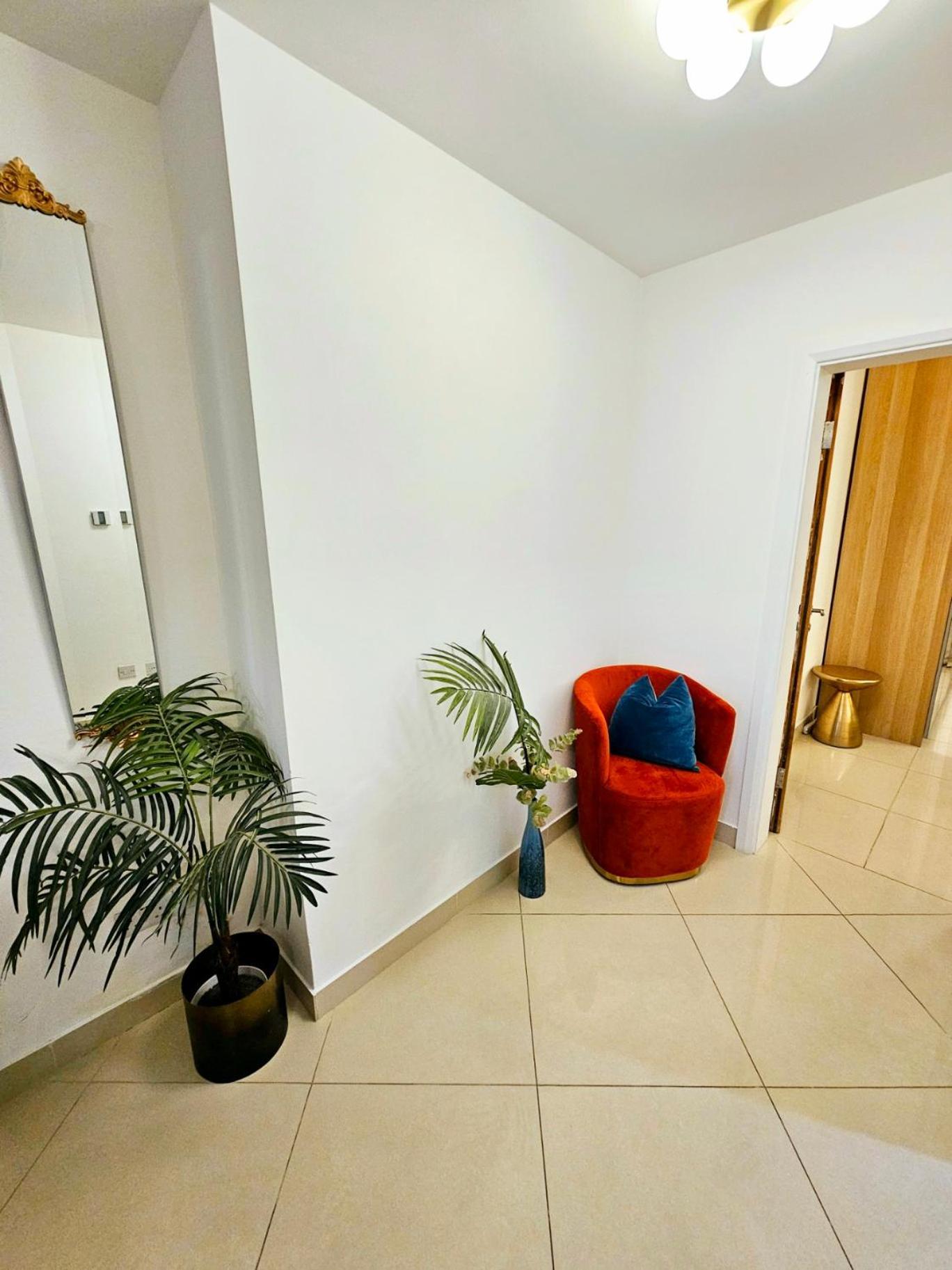 Modern Hyde Park With Private Entrance & Private Back Patio Near Bayswater & Paddington Stations Appartement Londres