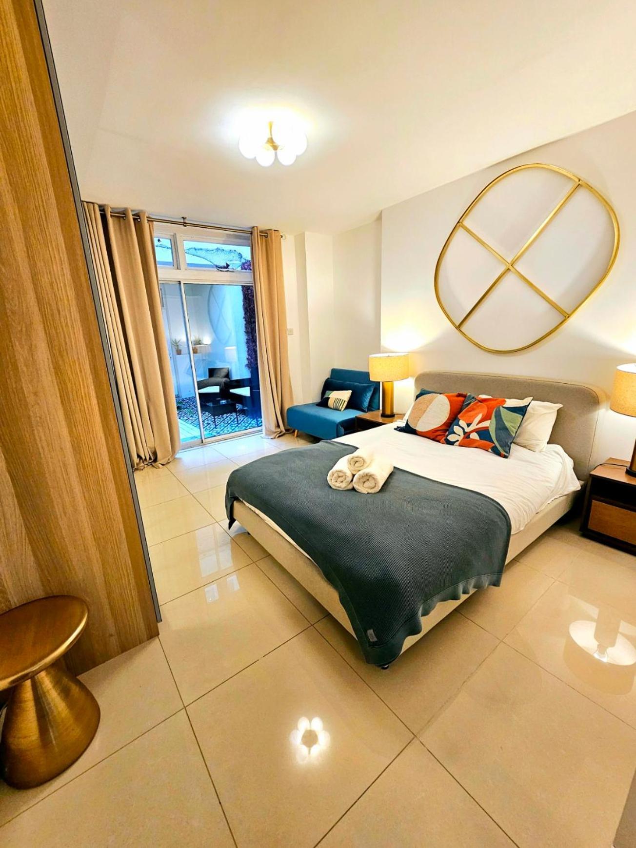 Modern Hyde Park With Private Entrance & Private Back Patio Near Bayswater & Paddington Stations Appartement