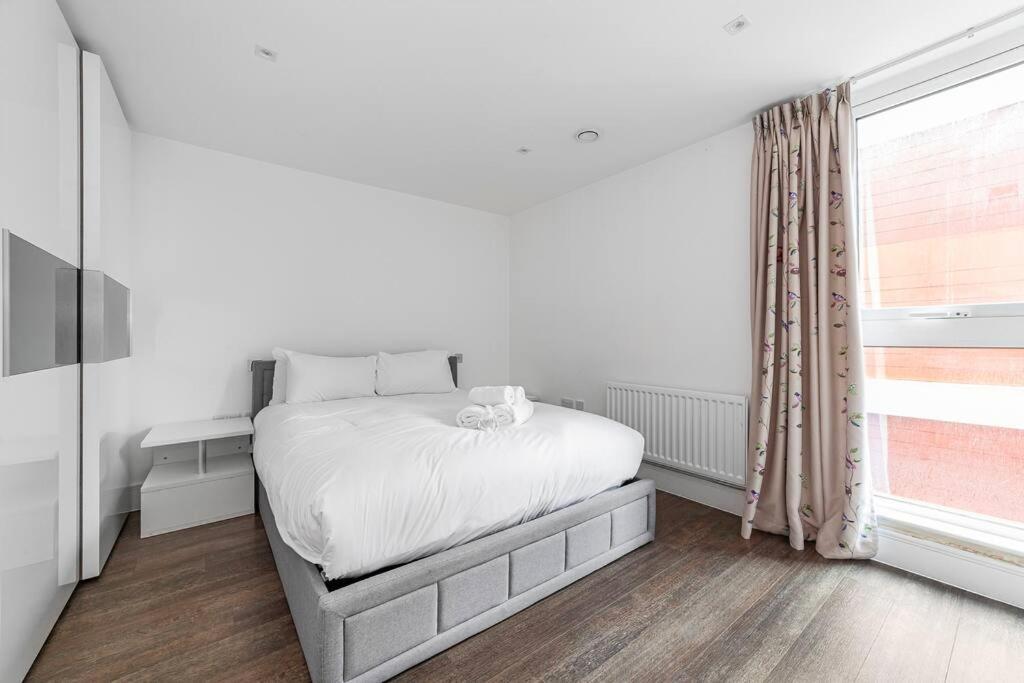 Charming & Large 1-bedroom In The Heart Of Londen