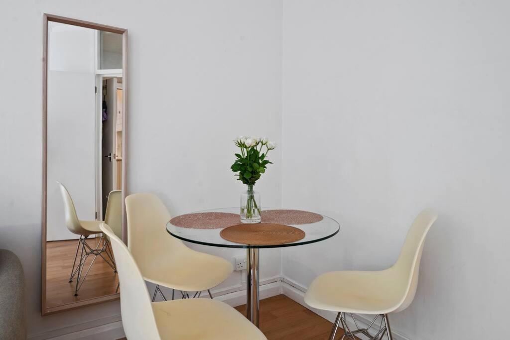 Appartement Small One-bed Flat, Payment Required Straight Away, Host Will Message After You've Made A Reservation