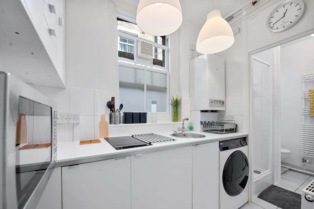 Appartement Small One-bed Flat, Payment Required Straight Away, Host Will Message After You've Made A Reservation *