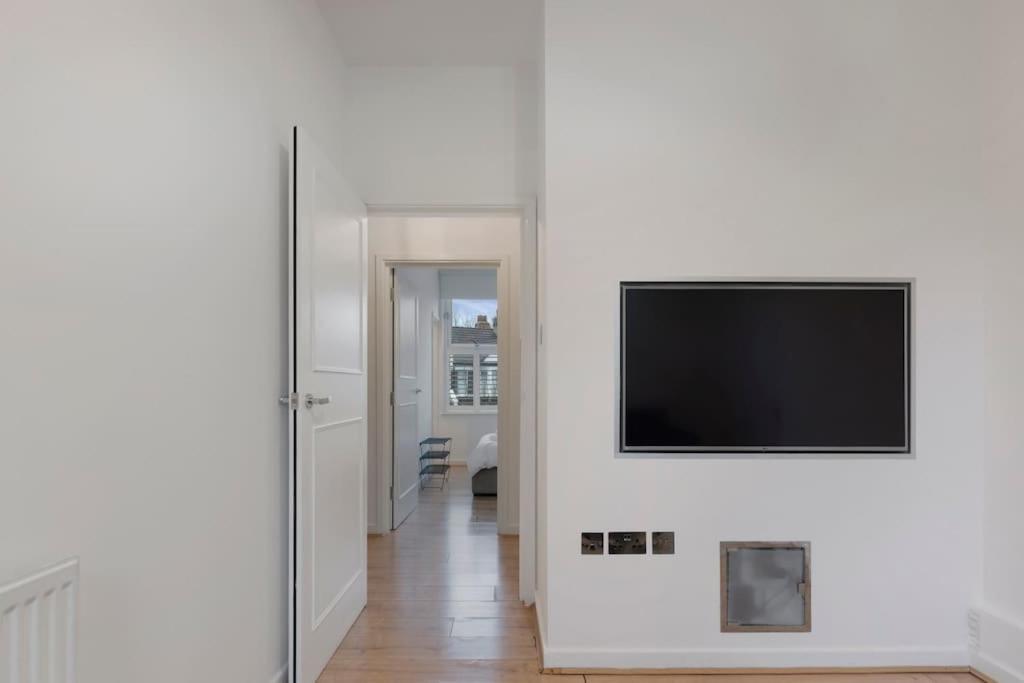 Stunning 1-bed Flat In 20 Mins From Apartamento