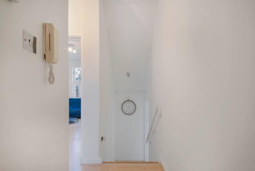 Apartment Stunning 1-bed Flat In 20 Mins From
