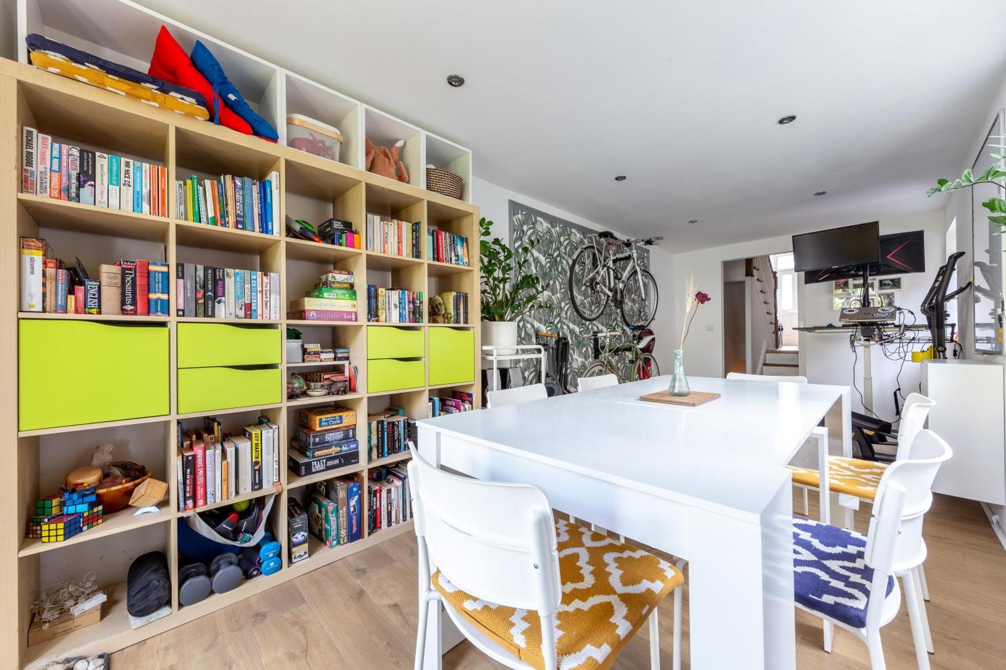 Chic Semi-detached House With A Private Garden, Se Hébergement de vacances *