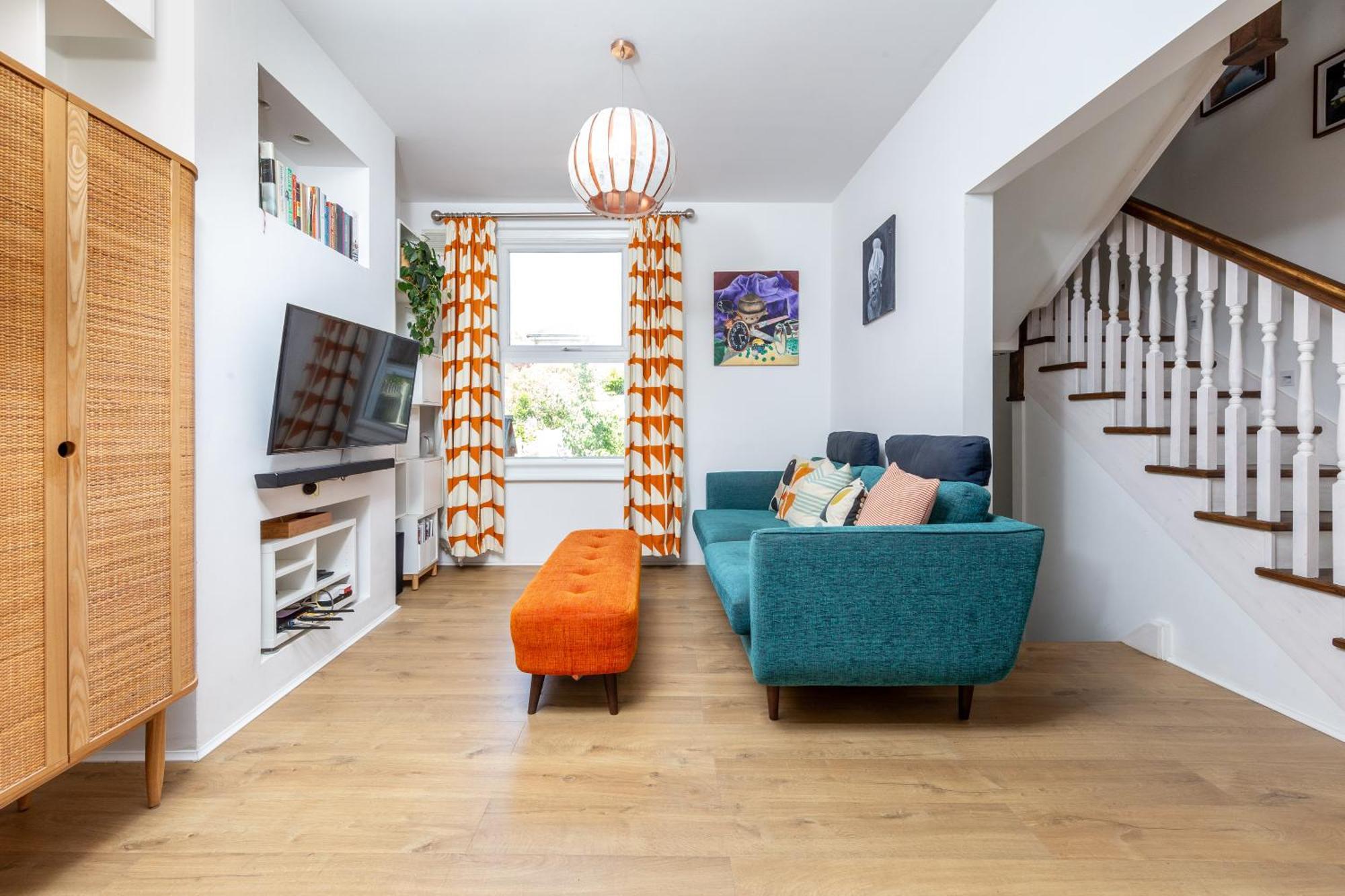 Chic Semi-detached House With A Private Garden, Se Hébergement de vacances Londres