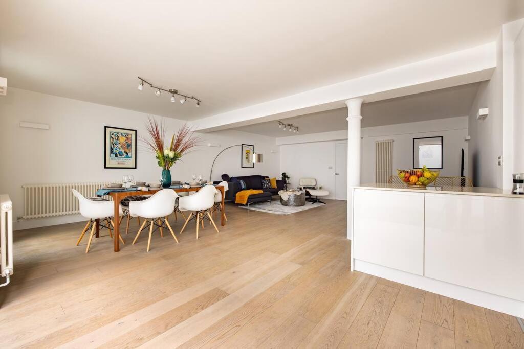 Wild Roses Serviced - Borough * London