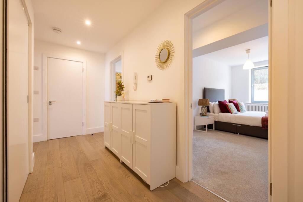 Wild Roses Serviced - Borough *