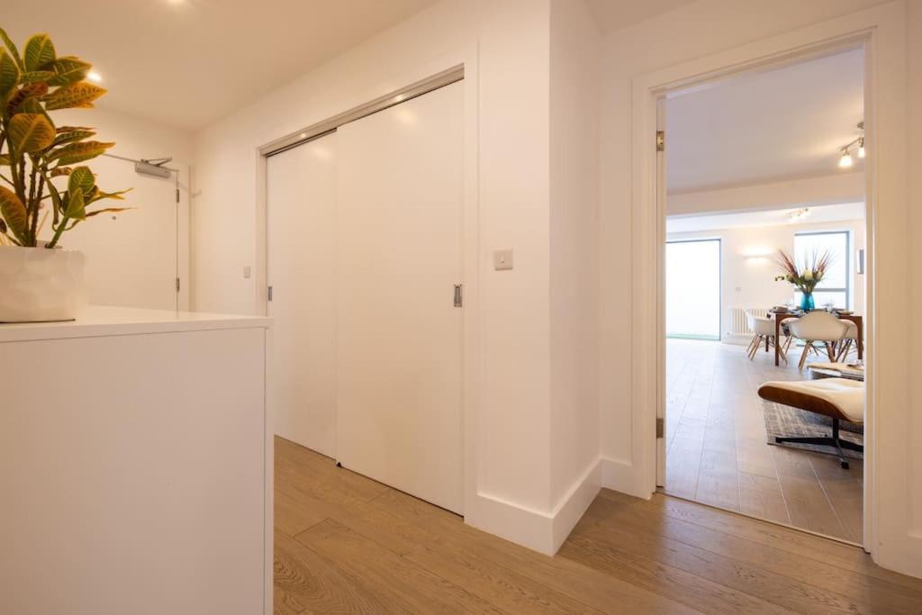 Wild Roses Serviced - Borough London
