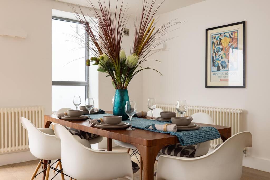 Wild Roses Serviced - Borough *