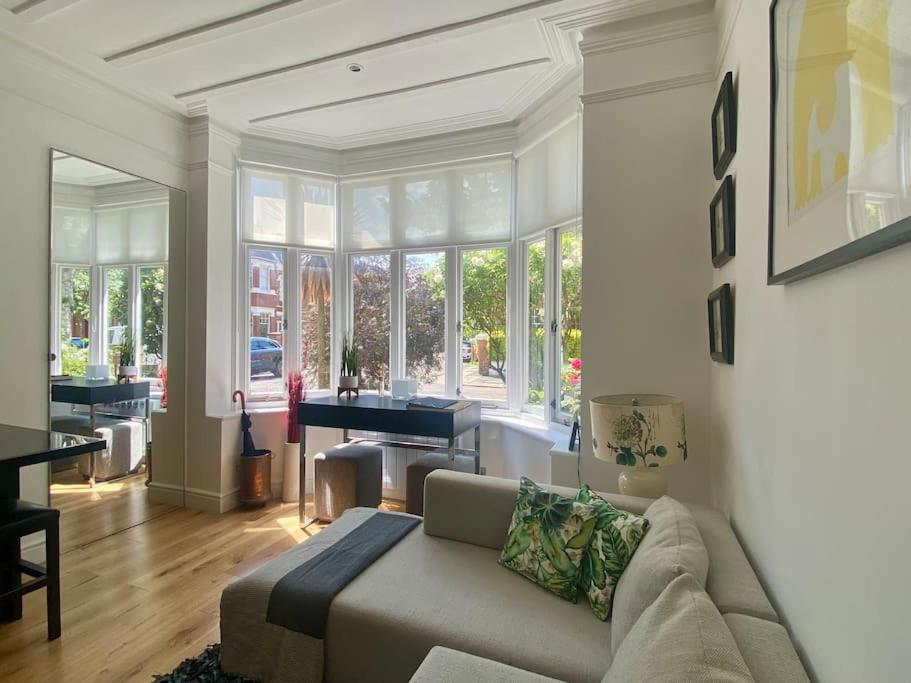 Interior Designed Flat Near Kew Botanical Gardens Apartamento