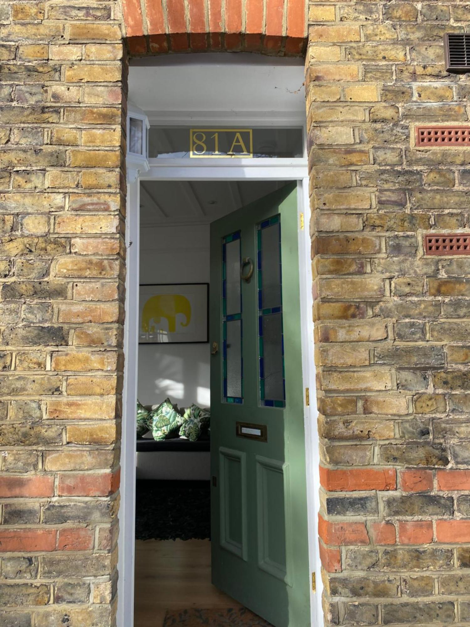 Interior Designed Flat Near Kew Botanical Gardens *